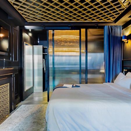 Suite Shibari By Justine Apartments Sobria Elegante Y Pecaminosa Apartamento Turistico En Madrid Rio Zewnętrze zdjęcie